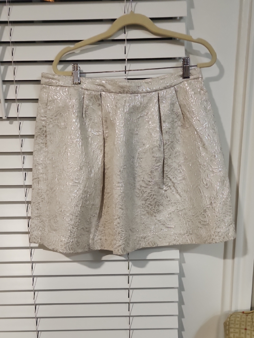 H&M Cream Textured A-Line Mini Skirt